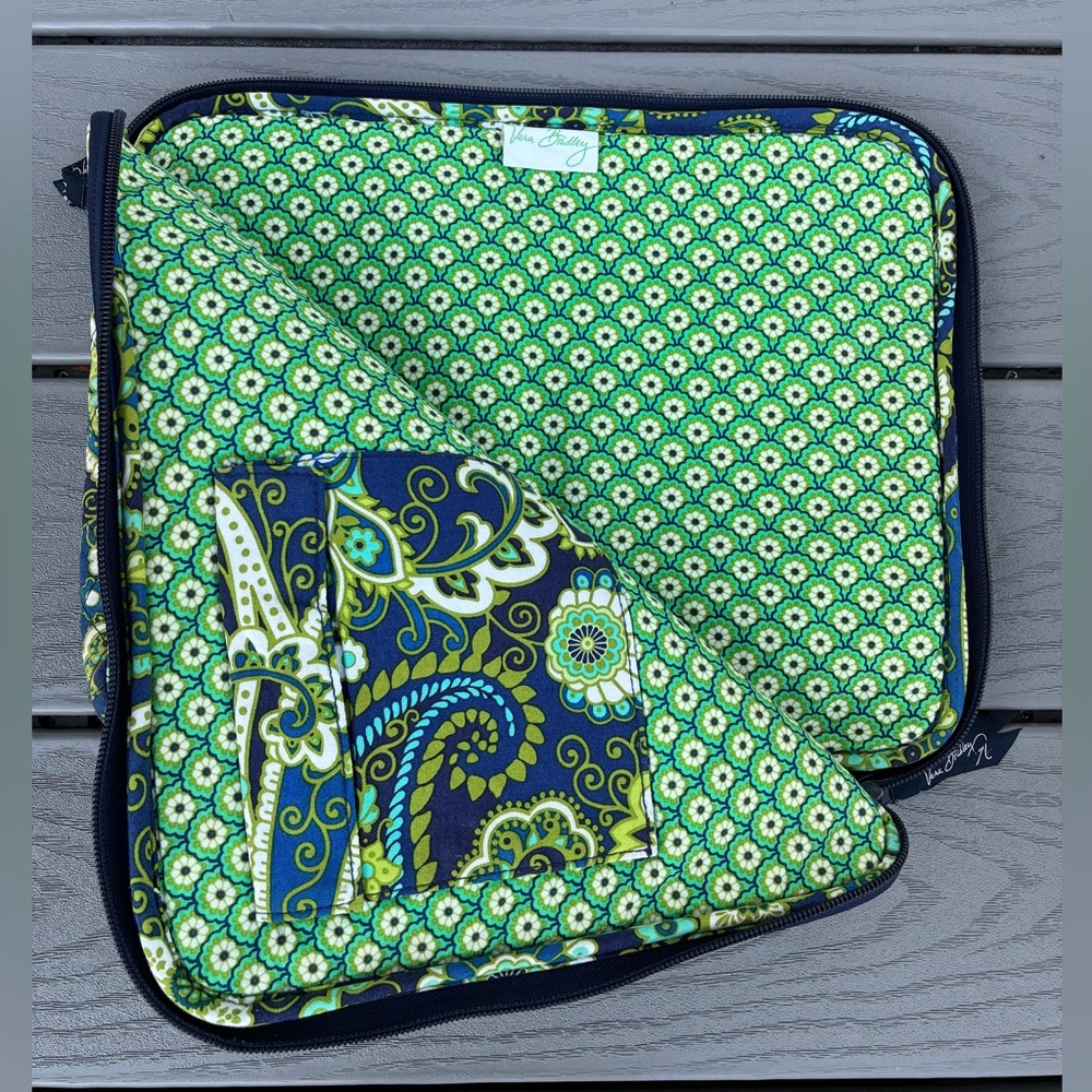 Vera Bradley Laptop Tablet Quilted Sleeve Rhythm & Blues Paisley Multicolor - Picture 5 of 7